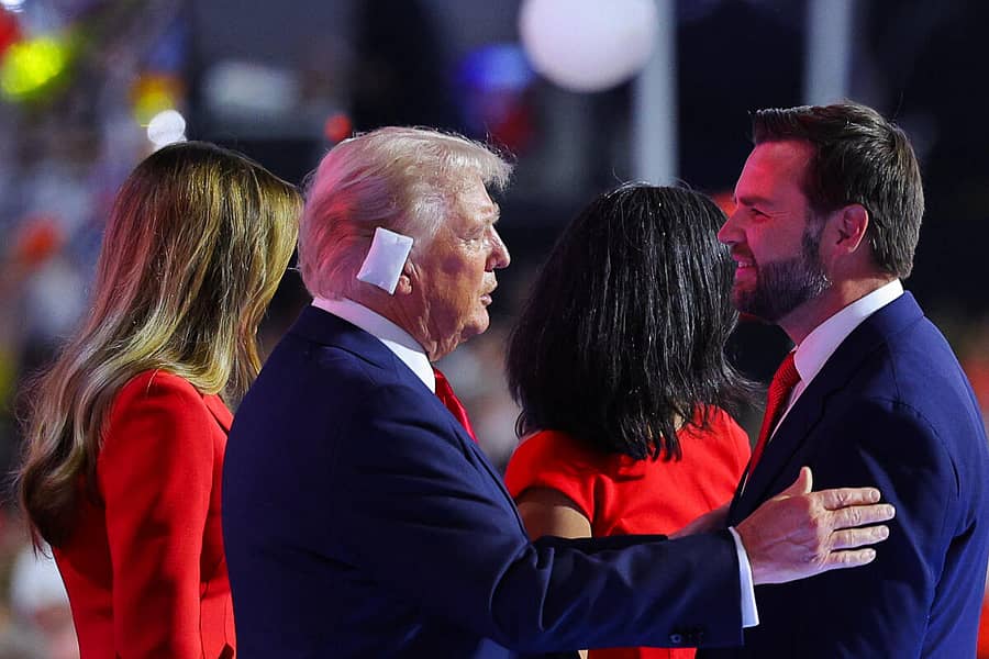 <div class="paragraphs"><p>ಡೊನಾಲ್ಡ್ ಟ್ರಂಪ್ ಮತ್ತು&nbsp;ಜೆ.ಡಿ.ವ್ಯಾನ್ಸ್‌</p></div>